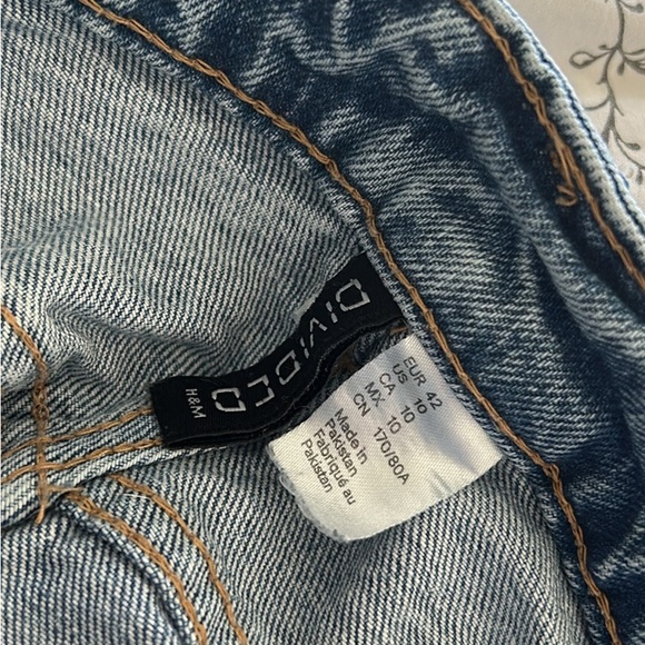 H &M Jeans - Picture 3 of 3